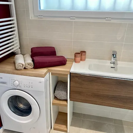 Apartment Independant Avec Exterieur *